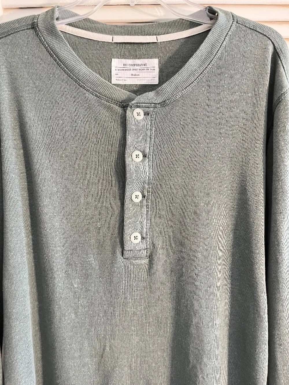 REI MENS Farlands Cotton Hemp Sage Green Henley Shirt Size Medium